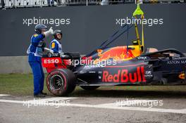 Alexander Albon (THA) Red Bull Racing RB15 crashed in the first practice session. 15.11.2019. Formula 1 World Championship, Rd 20, Brazilian Grand Prix, Sao Paulo, Brazil, Practice Day.