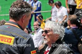 Bernie Ecclestone (GBR) with Mario Isola (ITA) Pirelli Racing Manager on the grid. 17.11.2019. Formula 1 World Championship, Rd 20, Brazilian Grand Prix, Sao Paulo, Brazil, Race Day.