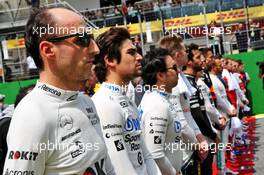 Robert Kubica (POL) Williams Racing as the grid observes the national anthem. 17.11.2019. Formula 1 World Championship, Rd 20, Brazilian Grand Prix, Sao Paulo, Brazil, Race Day.