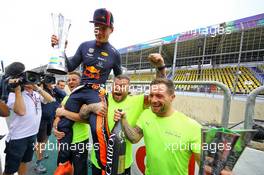 Race winner Max Verstappen (NLD) Red Bull Racing celebrates with the team. 17.11.2019. Formula 1 World Championship, Rd 20, Brazilian Grand Prix, Sao Paulo, Brazil, Race Day.