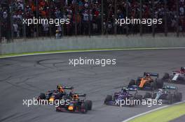 Max Verstappen (NLD) Red Bull Racing RB15 leads under the Safety Car. 17.11.2019. Formula 1 World Championship, Rd 20, Brazilian Grand Prix, Sao Paulo, Brazil, Race Day.