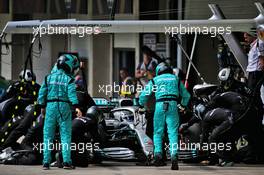 Valtteri Bottas (FIN) Mercedes AMG F1 W10 makes a pit stop. 17.11.2019. Formula 1 World Championship, Rd 20, Brazilian Grand Prix, Sao Paulo, Brazil, Race Day.
