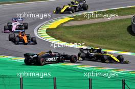 Daniel Ricciardo (AUS) Renault F1 Team RS19 and Kevin Magnussen (DEN) Haas VF-19 collide. 17.11.2019. Formula 1 World Championship, Rd 20, Brazilian Grand Prix, Sao Paulo, Brazil, Race Day.