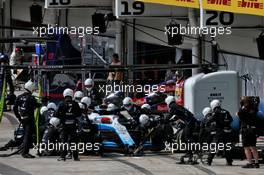 Robert Kubica (POL) Williams Racing FW42 makes a pit stop. 17.11.2019. Formula 1 World Championship, Rd 20, Brazilian Grand Prix, Sao Paulo, Brazil, Race Day.