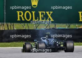 Valtteri Bottas (FIN) Mercedes AMG F1 W10 with a smoking engine. 17.11.2019. Formula 1 World Championship, Rd 20, Brazilian Grand Prix, Sao Paulo, Brazil, Race Day.