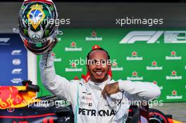 Lewis Hamilton (GBR) Mercedes AMG F1 celebrates his third position in qualifying parc ferme. 16.11.2019. Formula 1 World Championship, Rd 20, Brazilian Grand Prix, Sao Paulo, Brazil, Qualifying Day.