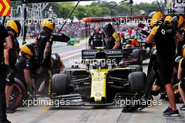 Nico Hulkenberg (GER) Renault F1 Team RS19 in the pits. 16.11.2019. Formula 1 World Championship, Rd 20, Brazilian Grand Prix, Sao Paulo, Brazil, Qualifying Day.