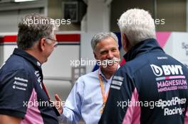 (L to R): Otmar Szafnauer (USA) Racing Point F1 Team Principal and CEO with Chase Carey (USA) Formula One Group Chairman and Lawrence Stroll (CDN) Racing Point F1 Team Investor. 16.11.2019. Formula 1 World Championship, Rd 20, Brazilian Grand Prix, Sao Paulo, Brazil, Qualifying Day.
