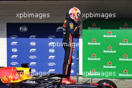Max Verstappen (NLD) Red Bull Racing RB15 celebrates his pole position in qualifying parc ferme. 16.11.2019. Formula 1 World Championship, Rd 20, Brazilian Grand Prix, Sao Paulo, Brazil, Qualifying Day.