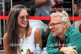 Jacques Villeneuve (CDN) with his wife Camila Lopez (BRA). 17.11.2019. Formula 1 World Championship, Rd 20, Brazilian Grand Prix, Sao Paulo, Brazil, Race Day.
