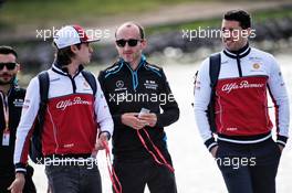(L to R): Antonio Giovinazzi (ITA) Alfa Romeo Racing with Robert Kubica (POL) Williams Racing. 07.06.2019. Formula 1 World Championship, Rd 5, Spanish Grand Prix, Barcelona, Spain, Practice Day.