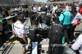 last minute work on Lewis Hamilton's (GBR) Mercedes AMG F1 W10 car. 09.06.2019. Formula 1 World Championship, Rd 7, Canadian Grand Prix, Montreal, Canada, Race Day.