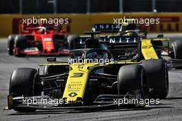 Daniel Ricciardo (AUS) Renault F1 Team RS19 celebrates at the end of the race. 09.06.2019. Formula 1 World Championship, Rd 7, Canadian Grand Prix, Montreal, Canada, Race Day.