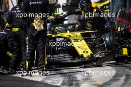 Nico Hulkenberg (GER) Renault F1 Team RS19 makes a pit stop. 09.06.2019. Formula 1 World Championship, Rd 7, Canadian Grand Prix, Montreal, Canada, Race Day.