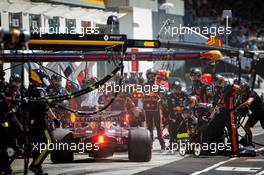 Pierre Gasly (FRA) Red Bull Racing RB15 makes a pit stop. 09.06.2019. Formula 1 World Championship, Rd 7, Canadian Grand Prix, Montreal, Canada, Race Day.