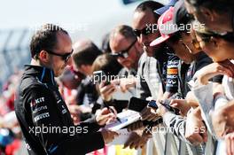 Robert Kubica (POL) Williams Racing signs autographs for the fans. 06.06.2019. Formula 1 World Championship, Rd 7, Canadian Grand Prix, Montreal, Canada, Preparation Day.
