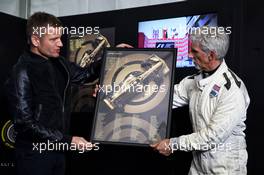 Unveiling of the 1000th F1 GP official design poster (L to R): Pavel Lurek, Automobilist CEO and Damon Hill (GBR) Sky Sports Presenter. 12.04.2019. Formula 1 World Championship, Rd 3, Chinese Grand Prix, Shanghai, China, Practice Day.