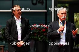 (L to R): Marin Aleksov, Rosland Capital CEO; and Chase Carey (USA) Formula One Group Chairman - official 1000th Grand Prix coin presentation. 12.04.2019. Formula 1 World Championship, Rd 3, Chinese Grand Prix, Shanghai, China, Practice Day.