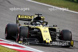 Daniel Ricciardo (AUS) Renault F1 Team RS19. 12.04.2019. Formula 1 World Championship, Rd 3, Chinese Grand Prix, Shanghai, China, Practice Day.