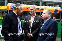 Chase Carey (USA) Formula One Group Chairman (Centre) and Jean Todt (FRA) FIA President (Right) on the grid. 14.04.2019. Formula 1 World Championship, Rd 3, Chinese Grand Prix, Shanghai, China, Race Day.