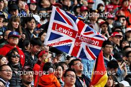 Lewis Hamilton (GBR) Mercedes AMG F1 fans in the grandstand. 14.04.2019. Formula 1 World Championship, Rd 3, Chinese Grand Prix, Shanghai, China, Race Day.