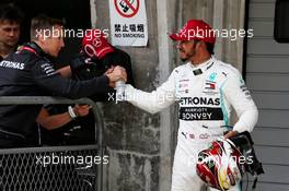 Lewis Hamilton (GBR) Mercedes AMG F1 in qualifying parc ferme. 13.04.2019. Formula 1 World Championship, Rd 3, Chinese Grand Prix, Shanghai, China, Qualifying Day.