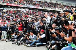 Photographers on the drivers parade. 14.04.2019. Formula 1 World Championship, Rd 3, Chinese Grand Prix, Shanghai, China, Race Day.