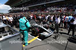 Lewis Hamilton (GBR) Mercedes AMG F1 W10 on the grid. 12.05.2019. Formula 1 World Championship, Rd 5, Spanish Grand Prix, Barcelona, Spain, Race Day.