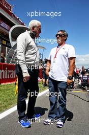 (L to R): Lawrence Stroll (CDN) Racing Point F1 Team Investor with Juan Pablo Montoya (COL) on the grid. 12.05.2019. Formula 1 World Championship, Rd 5, Spanish Grand Prix, Barcelona, Spain, Race Day.