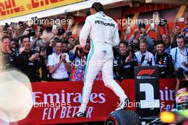 Race winner Lewis Hamilton (GBR) Mercedes AMG F1 W10 celebrates in parc ferme. 12.05.2019. Formula 1 World Championship, Rd 5, Spanish Grand Prix, Barcelona, Spain, Race Day.