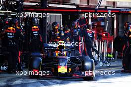 Pierre Gasly (FRA) Red Bull Racing RB15 makes a pit stop. 12.05.2019. Formula 1 World Championship, Rd 5, Spanish Grand Prix, Barcelona, Spain, Race Day.