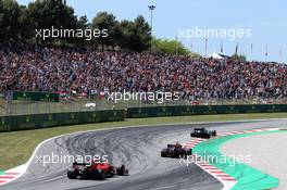 Valtteri Bottas (FIN) Mercedes AMG F1 W10 leads Max Verstappen (NLD) Red Bull Racing RB15 and Sebastian Vettel (GER) Ferrari SF90. 12.05.2019. Formula 1 World Championship, Rd 5, Spanish Grand Prix, Barcelona, Spain, Race Day.