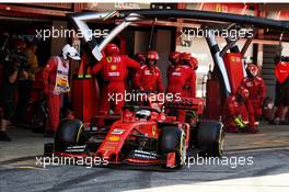 Sebastian Vettel (GER) Ferrari SF90 makes a pit stop. 12.05.2019. Formula 1 World Championship, Rd 5, Spanish Grand Prix, Barcelona, Spain, Race Day.