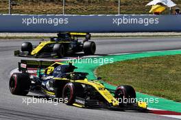Nico Hulkenberg (GER) Renault F1 Team RS19 leads team mate Daniel Ricciardo (AUS) Renault F1 Team RS19. 12.05.2019. Formula 1 World Championship, Rd 5, Spanish Grand Prix, Barcelona, Spain, Race Day.