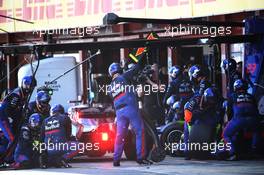 Daniil Kvyat (RUS) Scuderia Toro Rosso STR14 makes a pit stop. 12.05.2019. Formula 1 World Championship, Rd 5, Spanish Grand Prix, Barcelona, Spain, Race Day.