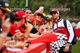 Antonio Giovinazzi (ITA) Alfa Romeo Racing with fans. 11.05.2019. Formula 1 World Championship, Rd 5, Spanish Grand Prix, Barcelona, Spain, Qualifying Day.