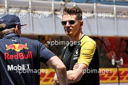 (L to R): Max Verstappen (NLD) Red Bull Racing and Nico Hulkenberg (GER) Renault F1 Team on the drivers parade. 12.05.2019. Formula 1 World Championship, Rd 5, Spanish Grand Prix, Barcelona, Spain, Race Day.