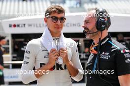 George Russell (GBR) Williams Racing with James Urwin (GBR) Williams Racing Race Engineer. 21.06.2019. Formula 1 World Championship, Rd 8, French Grand Prix, Paul Ricard, France, Practice Day.