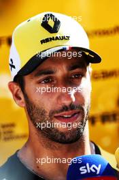 Daniel Ricciardo (AUS) Renault F1 Team with the media. 21.06.2019. Formula 1 World Championship, Rd 8, French Grand Prix, Paul Ricard, France, Practice Day.