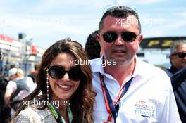 Eric Boullier (FRA) with his wife Tamara on the grid. 23.06.2019. Formula 1 World Championship, Rd 8, French Grand Prix, Paul Ricard, France, Race Day.