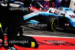 George Russell (GBR) Williams Racing FW42 makes a pit stop. 23.06.2019. Formula 1 World Championship, Rd 8, French Grand Prix, Paul Ricard, France, Race Day.