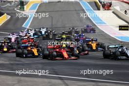 Charles Leclerc (MON) Ferrari SF90 at the start of the race. 23.06.2019. Formula 1 World Championship, Rd 8, French Grand Prix, Paul Ricard, France, Race Day.