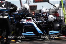 Robert Kubica (POL) Williams Racing FW42 makes a pit stop. 23.06.2019. Formula 1 World Championship, Rd 8, French Grand Prix, Paul Ricard, France, Race Day.