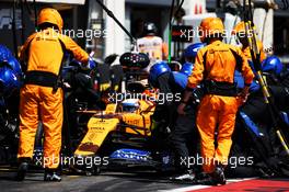 Carlos Sainz Jr (ESP) McLaren MCL34 makes a pit stop. 23.06.2019. Formula 1 World Championship, Rd 8, French Grand Prix, Paul Ricard, France, Race Day.