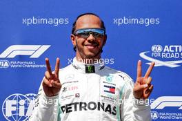 Lewis Hamilton (GBR) Mercedes AMG F1 celebrates his pole position in qualifying parc ferme. 22.06.2019. Formula 1 World Championship, Rd 8, French Grand Prix, Paul Ricard, France, Qualifying Day.