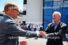 (L to R): Ari Vatanen (FIN) Former World Rally Champion with Jean-Dominique Senard (FRA) Renault Chairman. 22.06.2019. Formula 1 World Championship, Rd 8, French Grand Prix, Paul Ricard, France, Qualifying Day.
