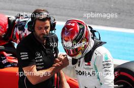 Lewis Hamilton (GBR) Mercedes AMG F1 celebrates his pole position in qualifying parc ferme. 22.06.2019. Formula 1 World Championship, Rd 8, French Grand Prix, Paul Ricard, France, Qualifying Day.