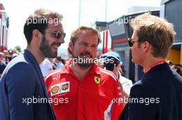 (L to R): Jean-Eric Vergne (FRA) with Gino Rosato (CDN) Ferrari and Nico Rosberg (GER). 23.06.2019. Formula 1 World Championship, Rd 8, French Grand Prix, Paul Ricard, France, Race Day.