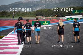 George Russell (GBR) Williams Racing walks the circuit with the team. 20.06.2019. Formula 1 World Championship, Rd 8, French Grand Prix, Paul Ricard, France, Preparation Day.
