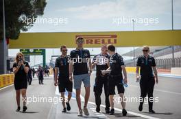 George Russell (GBR) Williams Racing walks the circuit with the team. 20.06.2019. Formula 1 World Championship, Rd 8, French Grand Prix, Paul Ricard, France, Preparation Day.